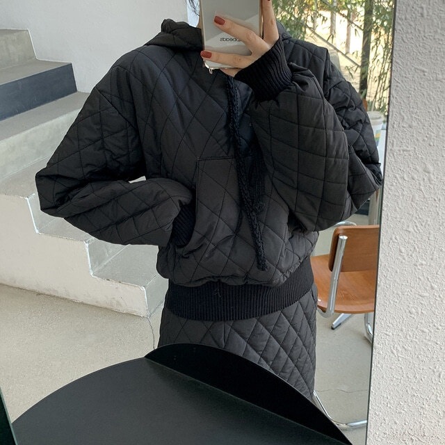 【数量限定/売り切れ次第終了】待望の再販【セットアップ】キルティングフーディー＋ハイウエストスカート 上下セット キルティング set up ツーピース. レディース. a4549