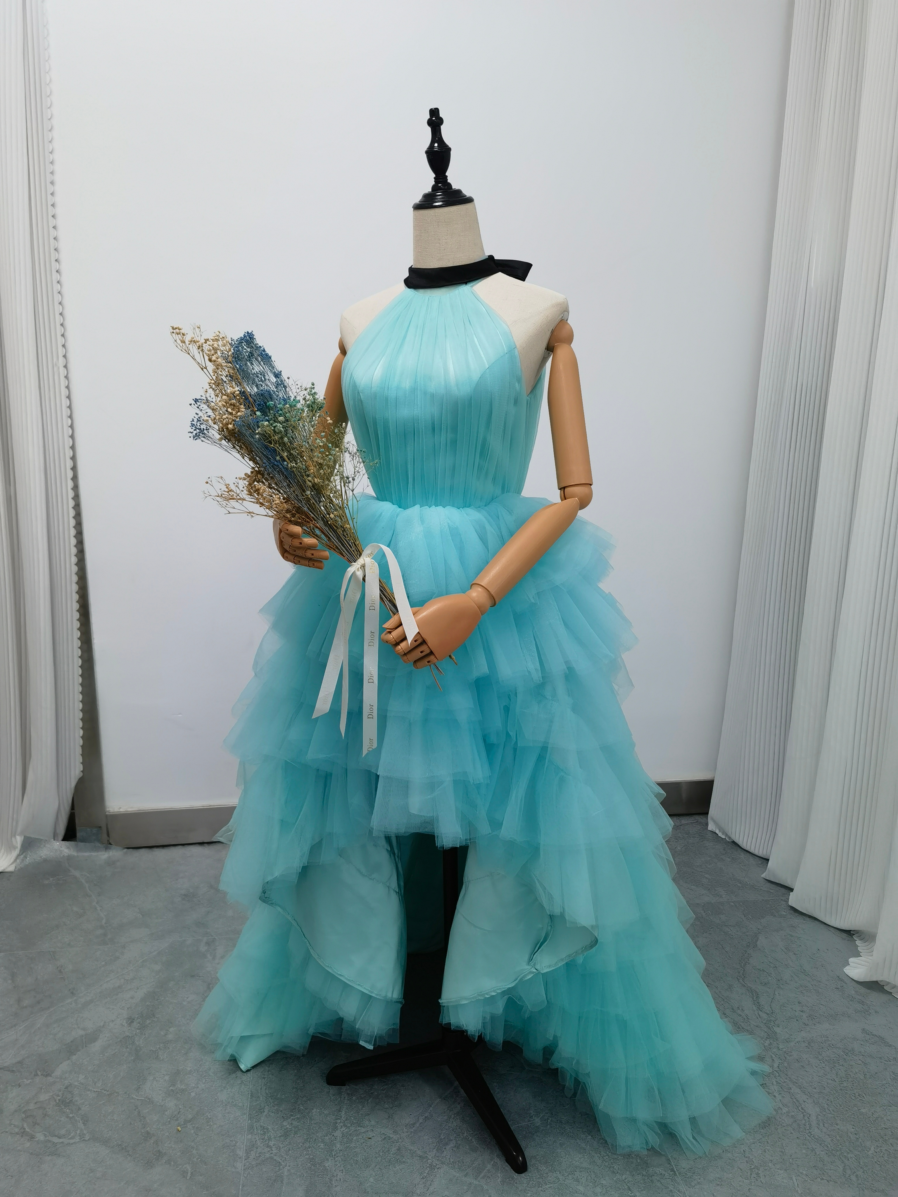 カラードレス ホルターネック 爽やかで優しいブルー ピアノ演奏会/音楽会/発表会など エレガント フィッシュテール ソフトチュール レイヤードドレス