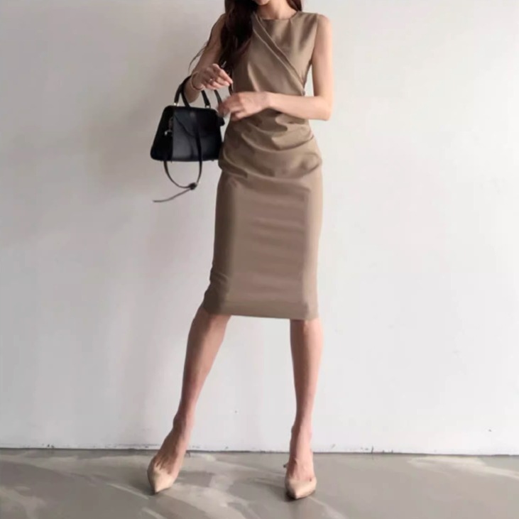 ワンピース 膝丈 ひざ丈 ノースリーブ ハイネック スリム タイト 大人可愛い きれいめ 大人 上品 おしゃれ お洒落 大人女子 ラブリー クール モード系 セクシー エレガント 春 夏 秋 2023