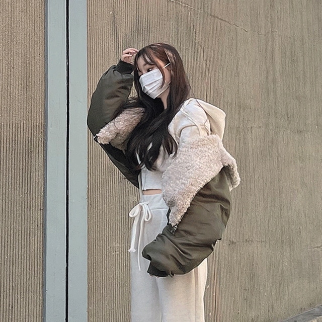 [超きれい！両面着用！] リバーシブル パーカー ボア クロップ フライト ジャンパー ダウン(カーキ/ブラック)