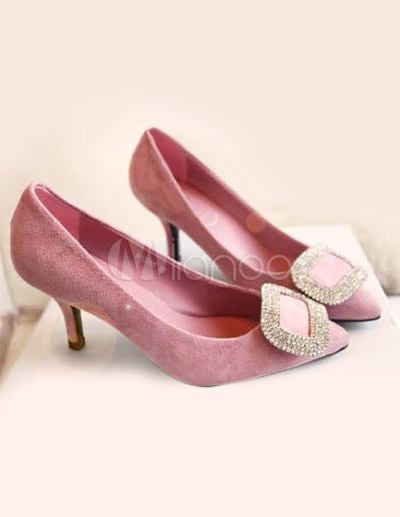 先のとがったつま先の靴スエード