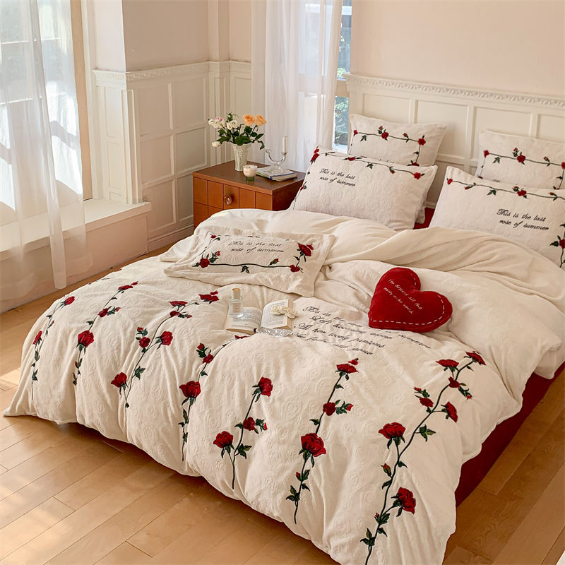 工ガ割-布団カバー セット フレンチレッドローズ ミルクダウン ベッドダウン4点セット コーラルダウン 毛布 暖かい 厚手 ベッドカバー サイズ 掛け布団カバーボ 抗菌防臭 洗える 寝具 ベッド用品