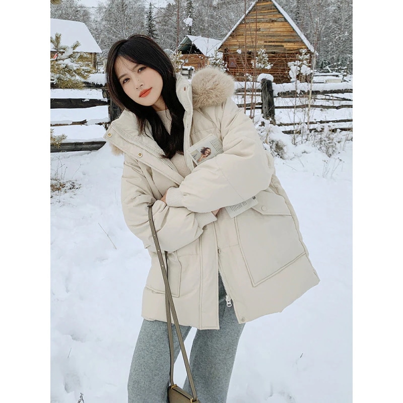 ダウン綿服女2024冬の新型洋気小柄厚さフード付き大毛襟韓国版カジュアルゆるいタイプ