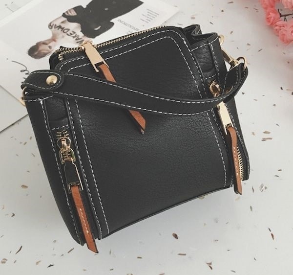 ショルダーバッグ レディース ランキング ブランド 帆布 40代 大容量 スポーティー カジュアル トートバッグ 2ウェイ 大人 大きめ 旅行 レザー 秋 縦長 夏 軽い 春 人気 2WAY 斜めがけ