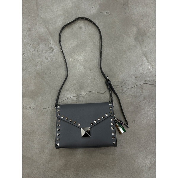 cheek studs shoulder C25012-12 グレー ショルダーバッグ