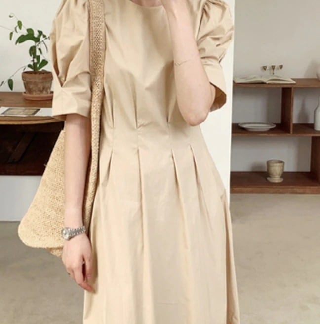 ワンピース フレアワンピース 膝下 ミモレ ミモレ丈 袖あり 半袖 フレア かわいい 大人可愛い きれいめ シンプル カジュアル 大人 上品 おしゃれ お洒落 レトロ 大人女子 こなれ感 ラブリー