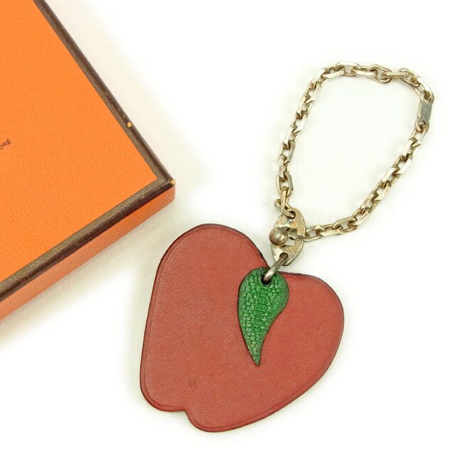 キーホルダー リンゴモチーフ ボルドー シルバー 中古