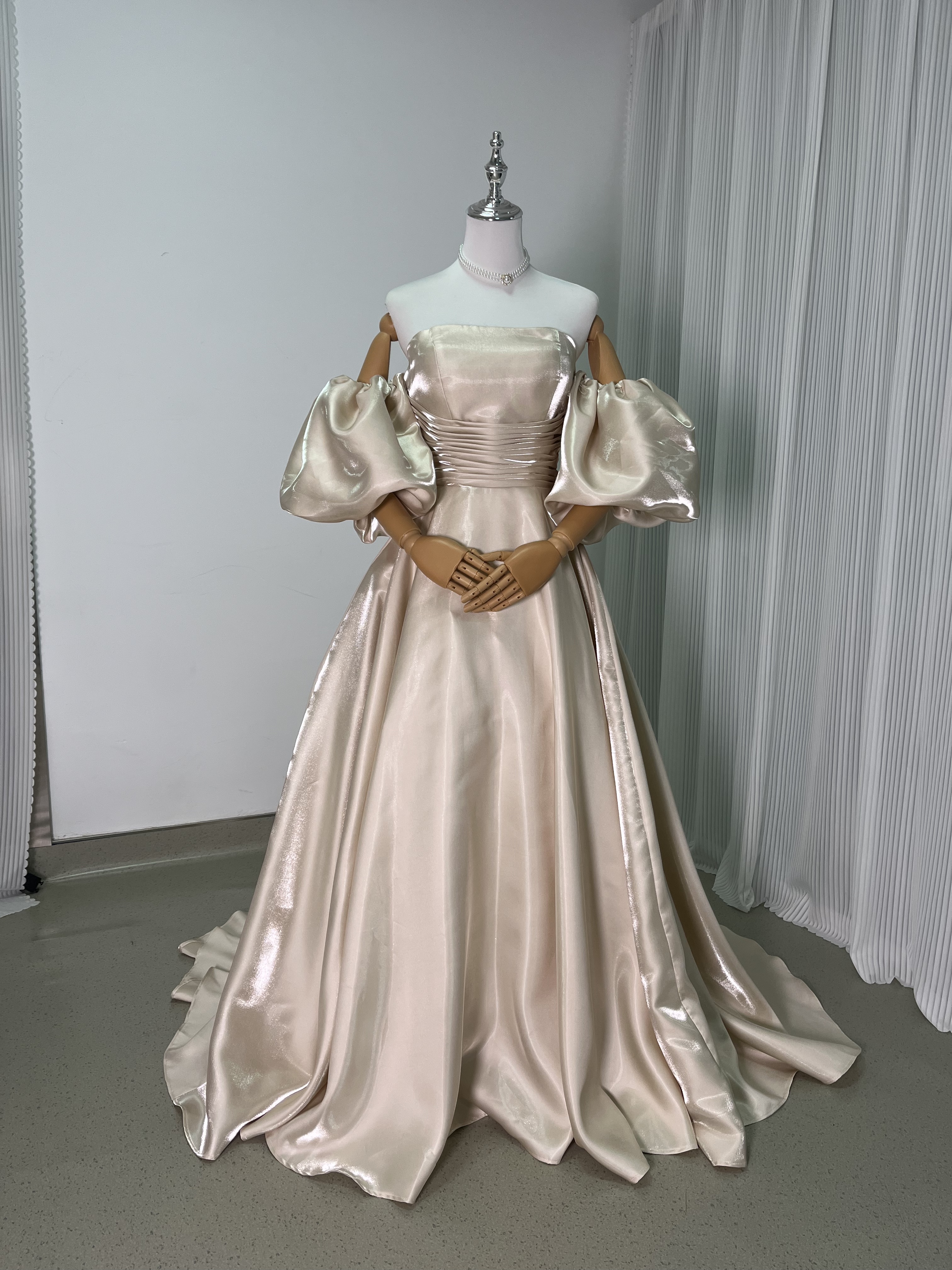 美品！ウェディングドレス アイボリー ベアトップ 取り外し袖 光沢感 拳式