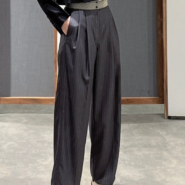 ボトムス ズボン パンツ ストレートパンツ カジュアルパンツ ウエストマーク バックポケット かわいい 大人可愛い きれいめ シンプル カジュアル 大人 上品 おしゃれ かっこいい こなれ感 ラフ