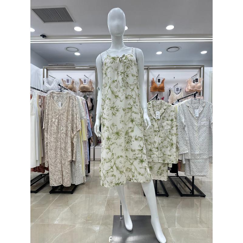 バーバラ 華やかなクリームカラー アサ綿 フラワープリント キャミソールワンピース AGW4619L (スターフィールド コエックス)