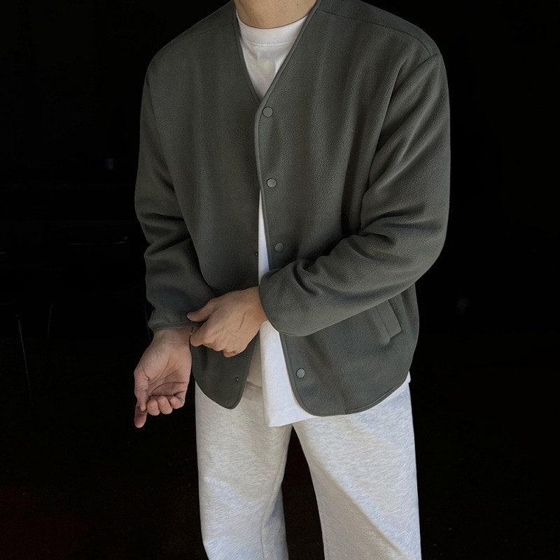シンプルなカジュアルカーディガンジャケットメンズ秋の新しいルーズVネックセーター韓国版レトロジャケットのトレンド