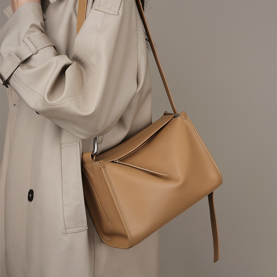 本革 ショルダーバッグ 無地 高級感 かたかた掛け 大容量トートバッグ 牛革 手提げバッグ スマホポーチ 10,578円