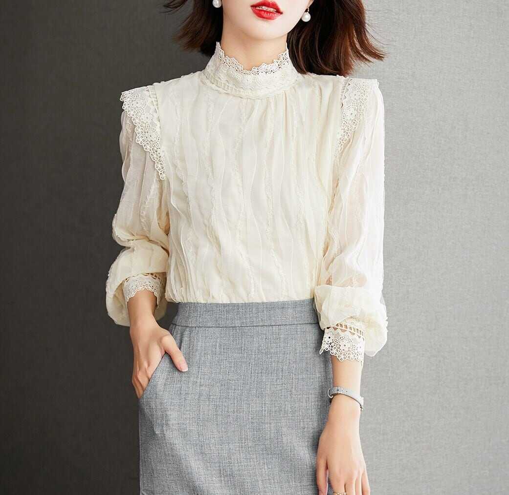 ブラウス シャツ トップス 人気 おすすめ おしゃれ お洒落 激安 安い プチプラ 長袖 ロング プル オーバー 細身 美シルエット 華奢見え スタンドカラー レース 新作 可愛い wto0
