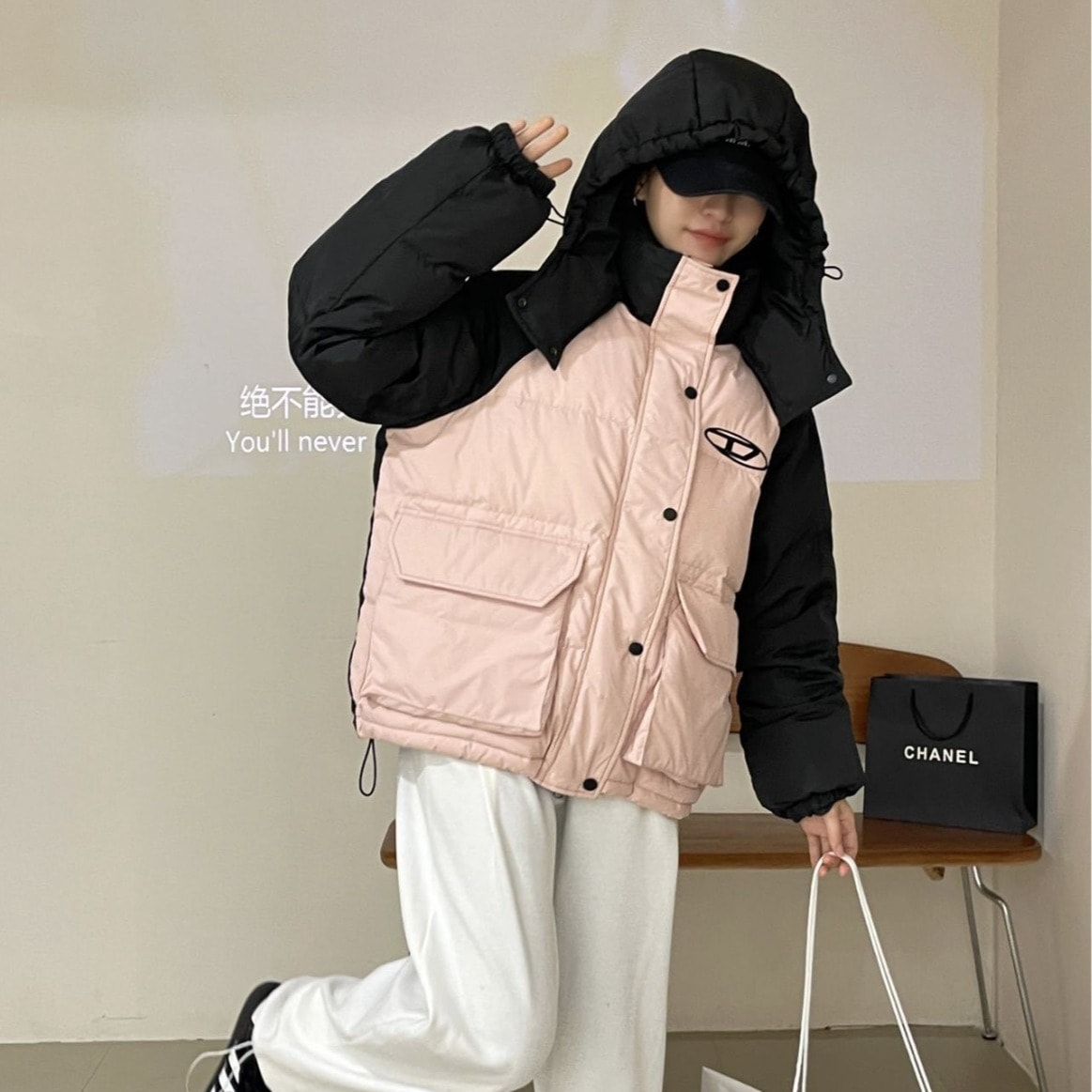 ダウンジャケット女性のための 2024 新しい韓国スタイルカジュアル対照的なホワイトダックダウン肥厚ブレッドジャケットトレンディな