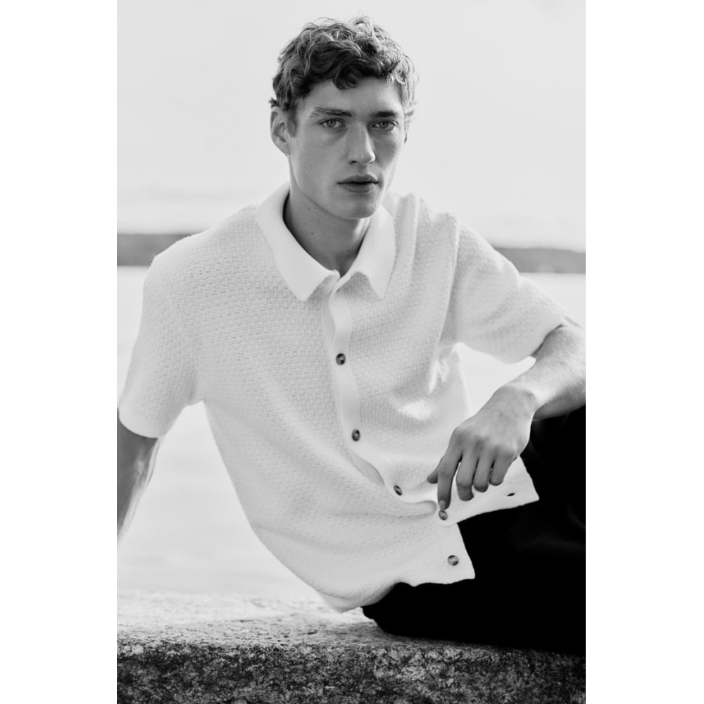 H&M レギュラーフィットテクスチャードニットシャツクリーム