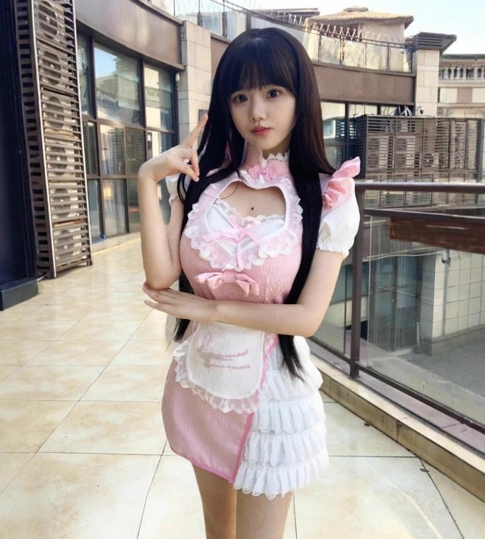 迅速な出荷 中華風メイド服 大人 半袖 ミニ丈 チャイナ風 メイドコスチューム 改良チャイナドレス 穴あけ 裾レース 中華 エプロンシアター レディース 大人 セクシー チャイナコスプレ 白＋ピンク