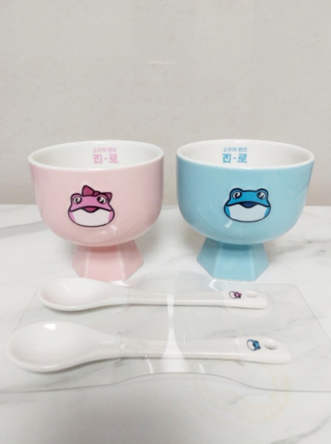 ヒキガエル アイスクリーム ボウル 陶磁器セット 青+ピンク