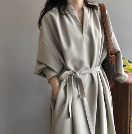 シンプル無地ワンピース ワンピース ロング丈 フェミニン ゆったり 袖あり 長袖 個性的 存在感 綿 爽やか スタイル 可愛い きれいめ シンプル カジュアル 上品 おしゃれ