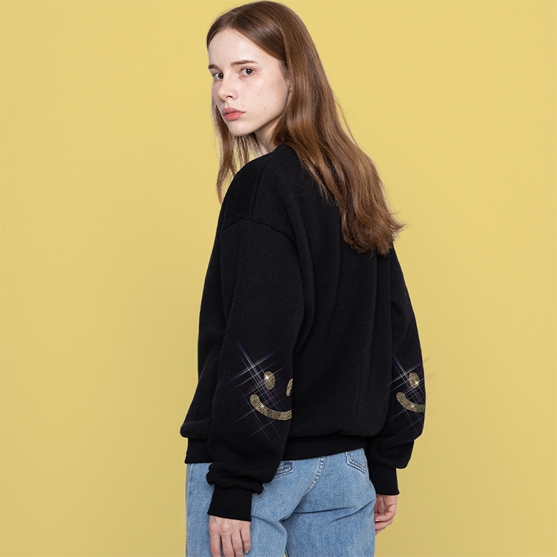 [UNISEX]エルボスマイル描画ビーズマンツーマン_ブラック