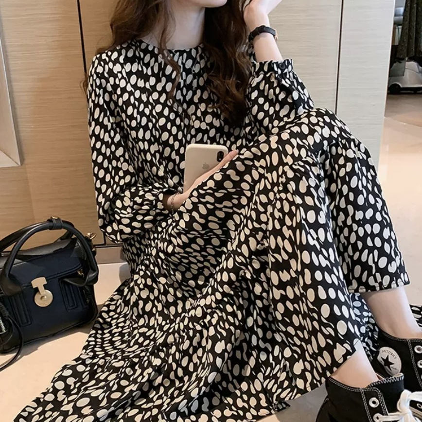 ワンピース デート フレアワンピース 膝下 ロング ロング丈 袖あり 長袖 かわいい 大人可愛い きれいめ シンプル カジュアル 大人 上品 おしゃれ お洒落 かっこいい 大人女子 こなれ感 個性的