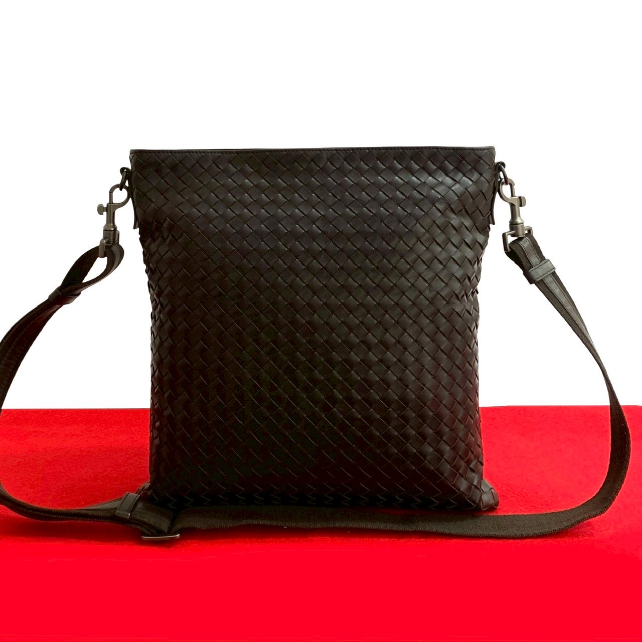 イントレチャートショルダーバッグ レザー ブラウン 36937