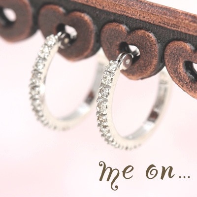 me on... 舞台を選ばないオールマイティーな天然ダイヤモンドの環Total0.2ctのラグジュアリーピアス 18金 K18 ホワイトゴールド WG ハーフエタニティスイート10天然ダイ