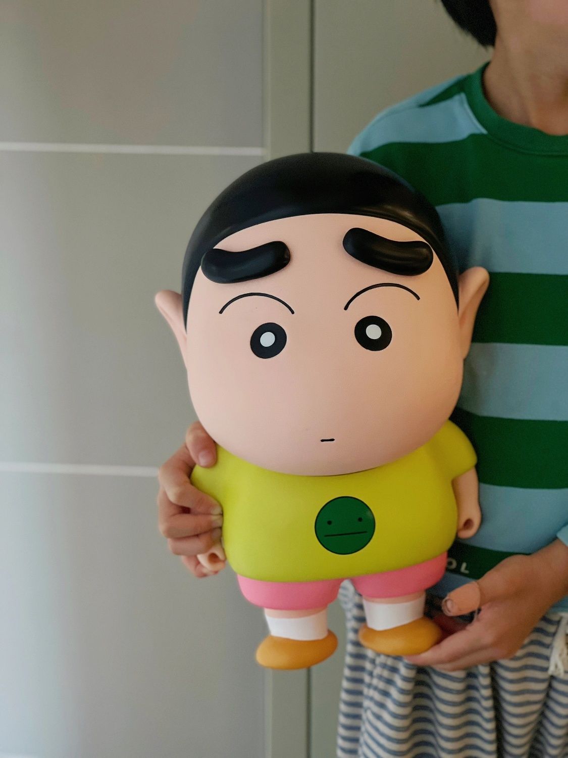 [限時優惠/最新デザイン]拾弐. クレヨンしんちゃん可哀想なプレゼントの手作りのデブちゃんの家の装飾品ネットの赤い置物