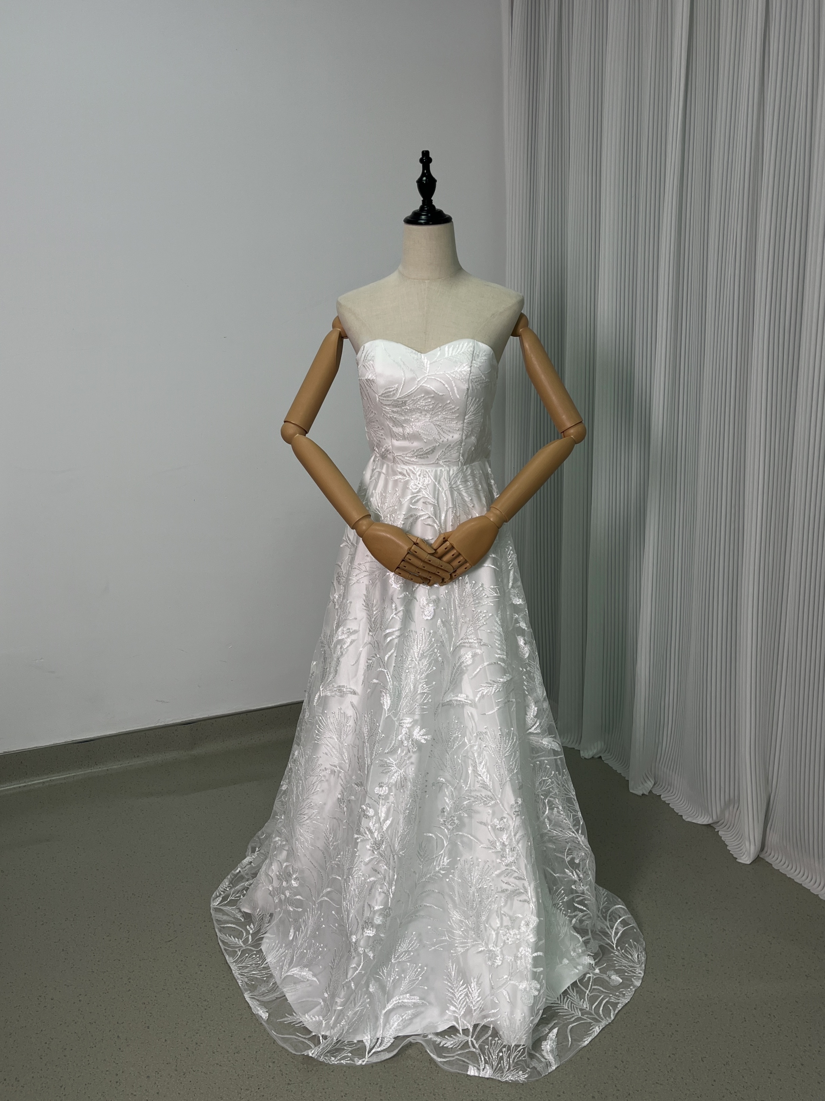 ウエディングドレス ベアトップ 贅沢な小花総レース 編み上げ スレンダーライン 結婚式/披露宴 22,185円