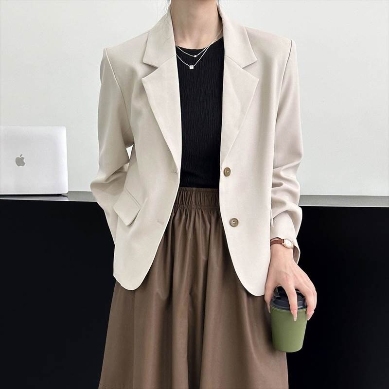 アウター ジャケット レディース スーツジャケット 長袖 襟付き 前開き ボタン ポケット ミディアム丈 かわいい 大人可愛い きれいめ シンプル 上品 おしゃれ かっこいい カジュアル こなれ感 個