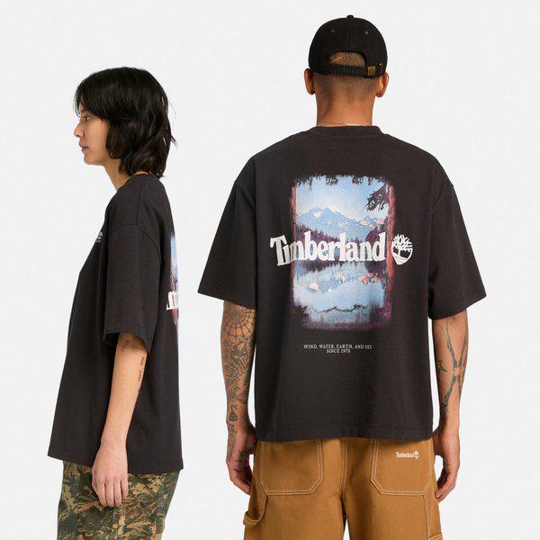 オールジェンダー アウトドア ロゴ バック グラフィック 半袖Tシャツ A5STQ 001