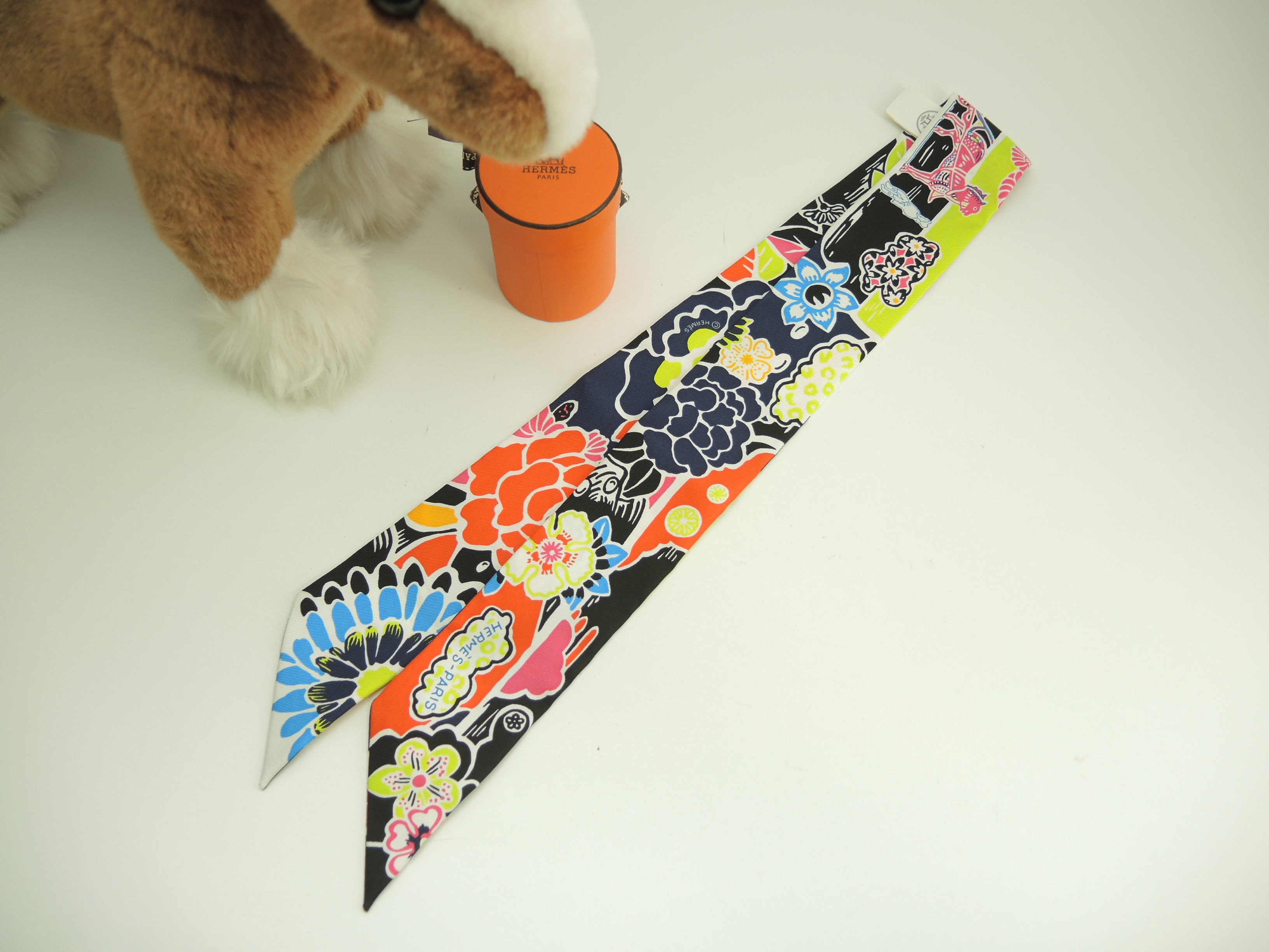 ツイリー ピンク馬 シルク/黒マルチカラー スカーフ ストール 新品@ 1