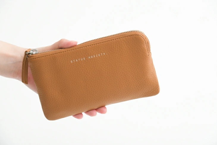 STATUS ANXIETY SMOKE AND MIRRORS (tan) 財布 7,667円