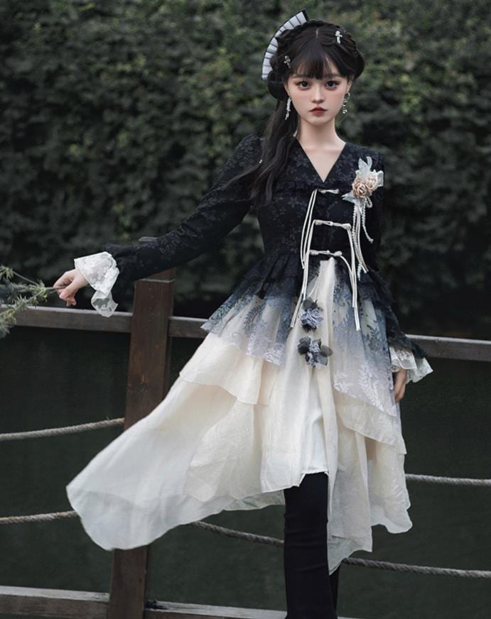 【新作登場 最安値!】205ロリータ ワンピース　 ゴスロリ コスプレ メイド服 コスチューム 文化祭 学園祭 衣装 仮装 ハロウィン おすすめ 可愛い 長袖 ドレス　日常　写真　舞台　花嫁