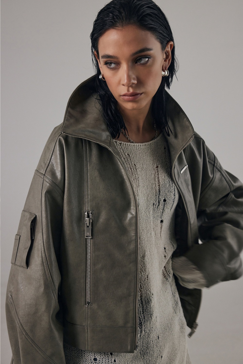 【TREEMINGBIRD】 BOLD ZIP HIGE-NECK LEATHER JACKET : ASH GRAY