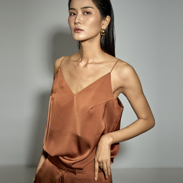 E9030 ピンタック スリーブレス