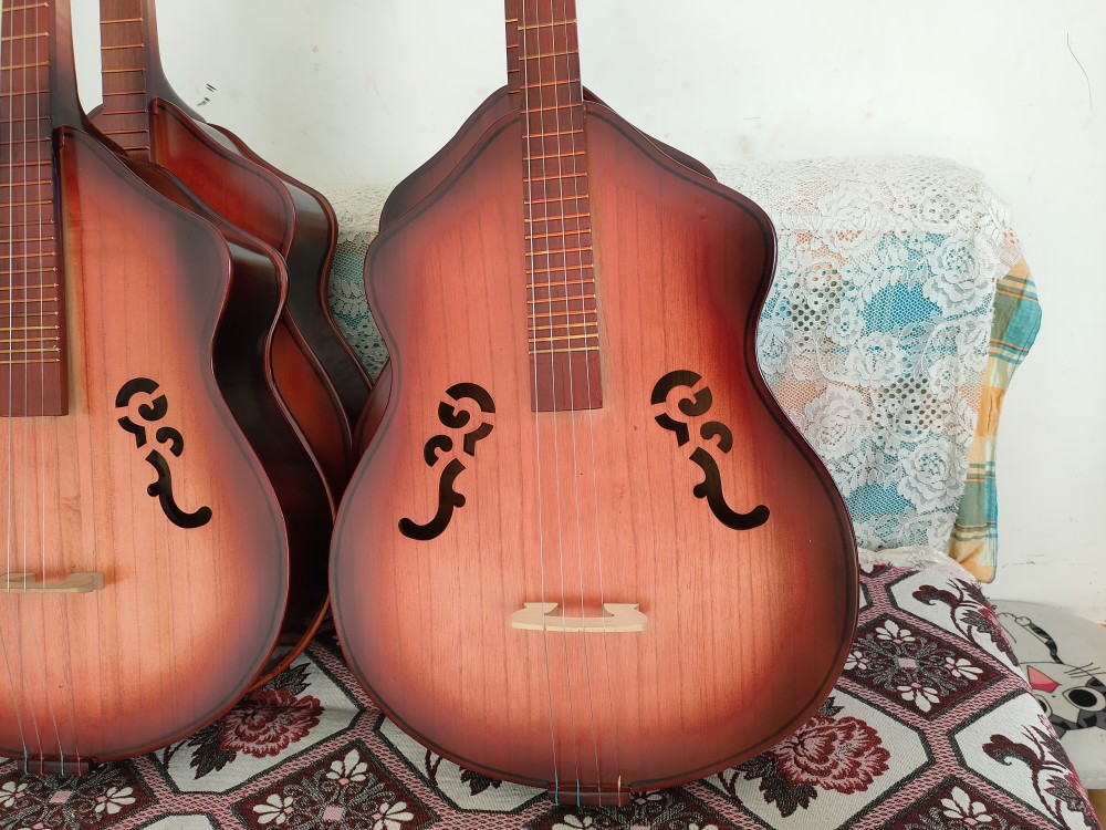 コムズ Komuz モンゴル国立撥弦楽器 47,999円