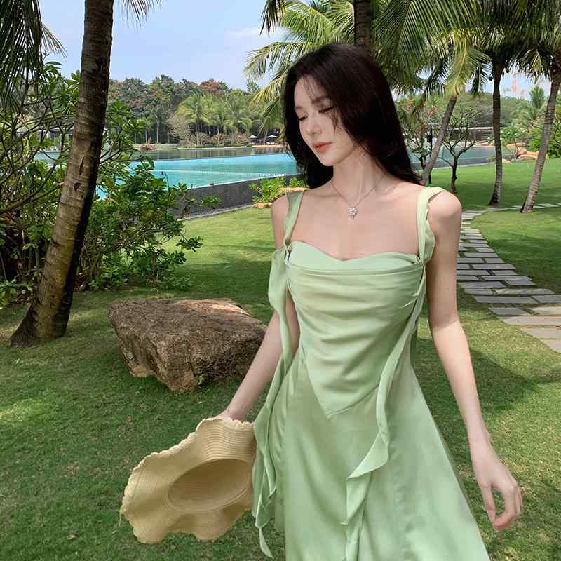 ワンピース 女性 サスペンダー ドレス 夏 海辺 休日 スタイル フリル aライン ショート スカート ミニ エレガント フェミニン フローラル ノースリーブ 5,417円