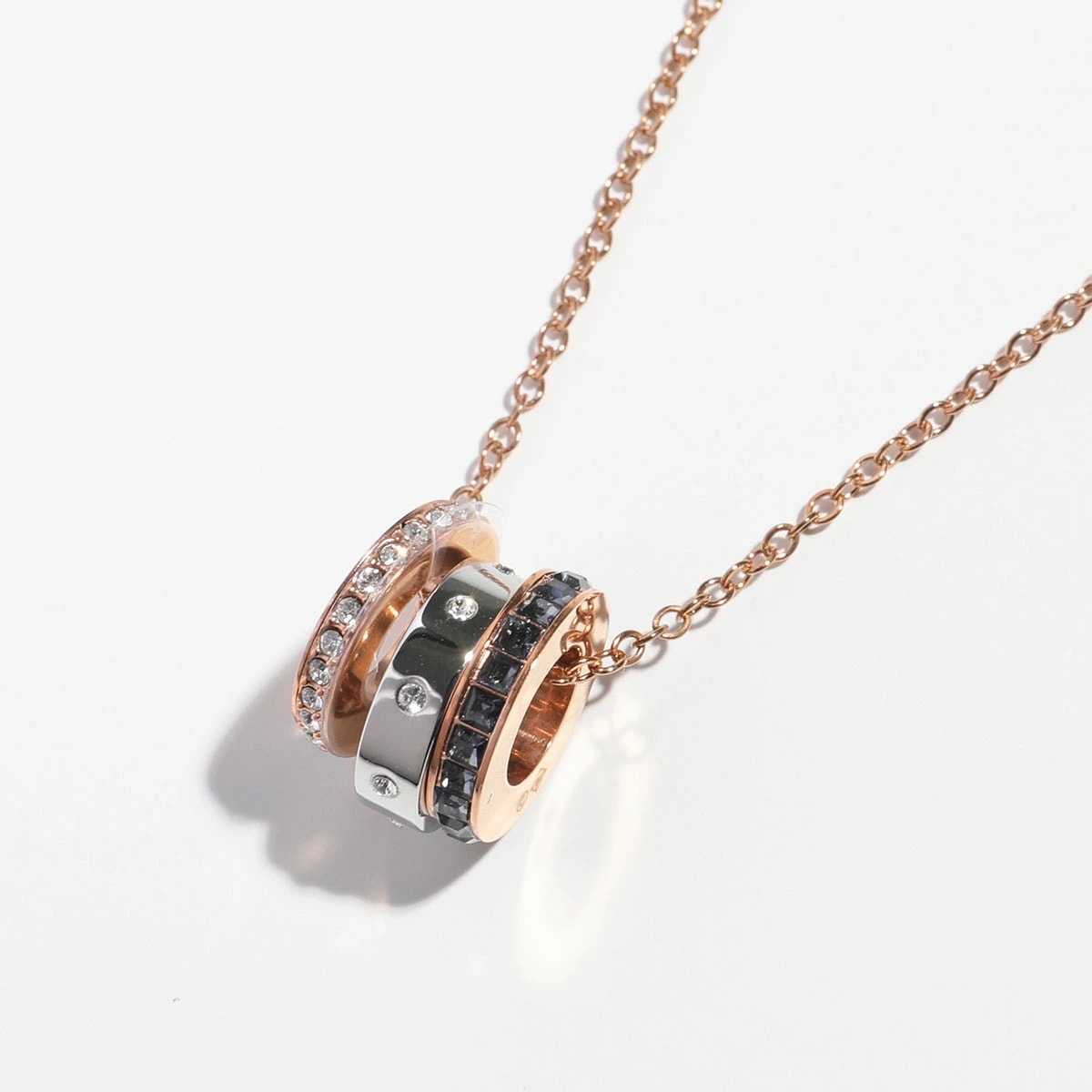SWAROVSKI スワロフスキー ネックレス Hint ヒント 5353666 レディース ペンダント クリスタル 3連 アクセサリー CRY/MIX