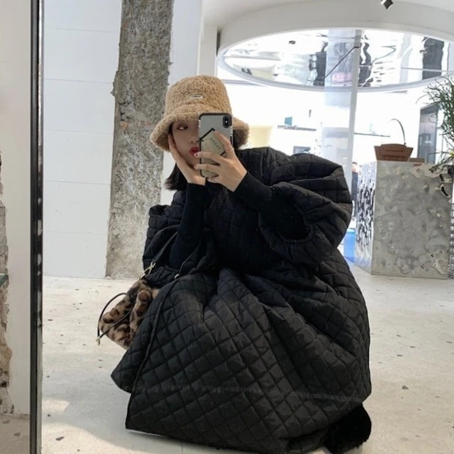 【即納】 キルティング ワンピース レディース 長袖 膝下 冬 無地 黒 バルーン袖 ボリューム袖 オーバーサイズ ビッグシルエット 体型 カバー 休日 お出かけ コーデ 普段使い