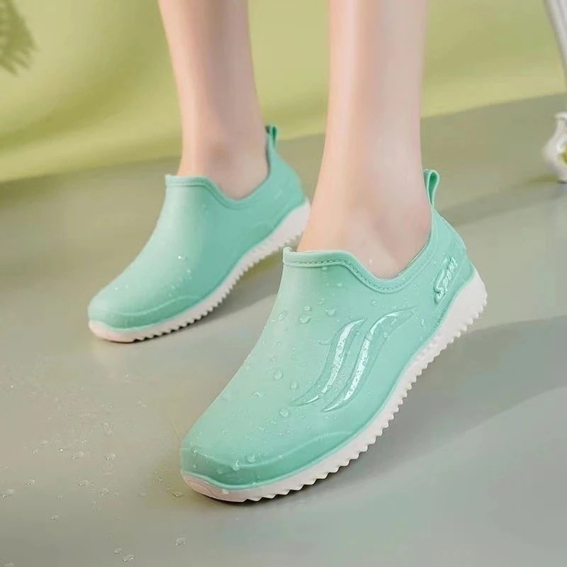 大人気！ レインブーツ おしゃれ レインシューズ 夏 滑り止め 耐摩耗快適 厚底 短筒 水靴を外用ゴム靴とする レディース 韓国ファッション