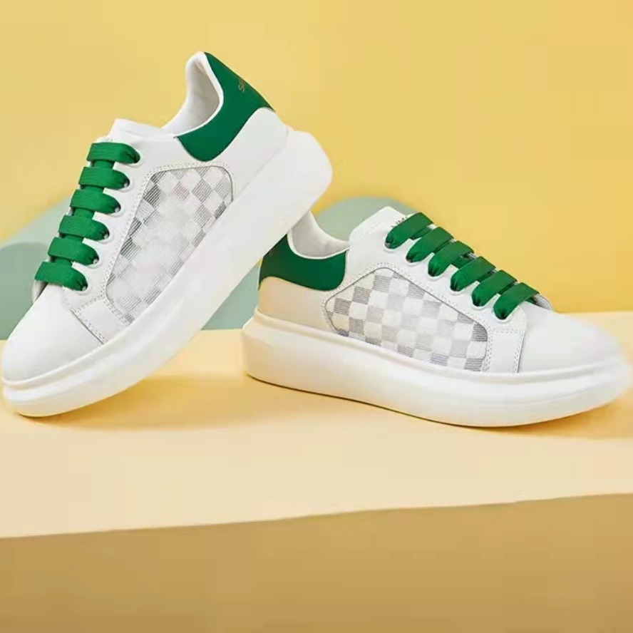 女性のための小さな白い靴2025年夏の新作通気性のある女性用スニーカーメッシュシューズ人気のオンラインファッション万能カジュアル小さな白い靴 4,739円