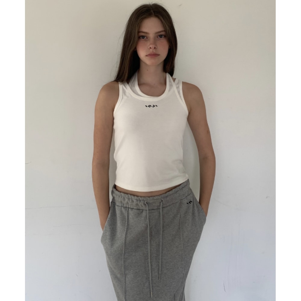 INIACTIVE レイヤードスリーブレスアイボリー 9,423円