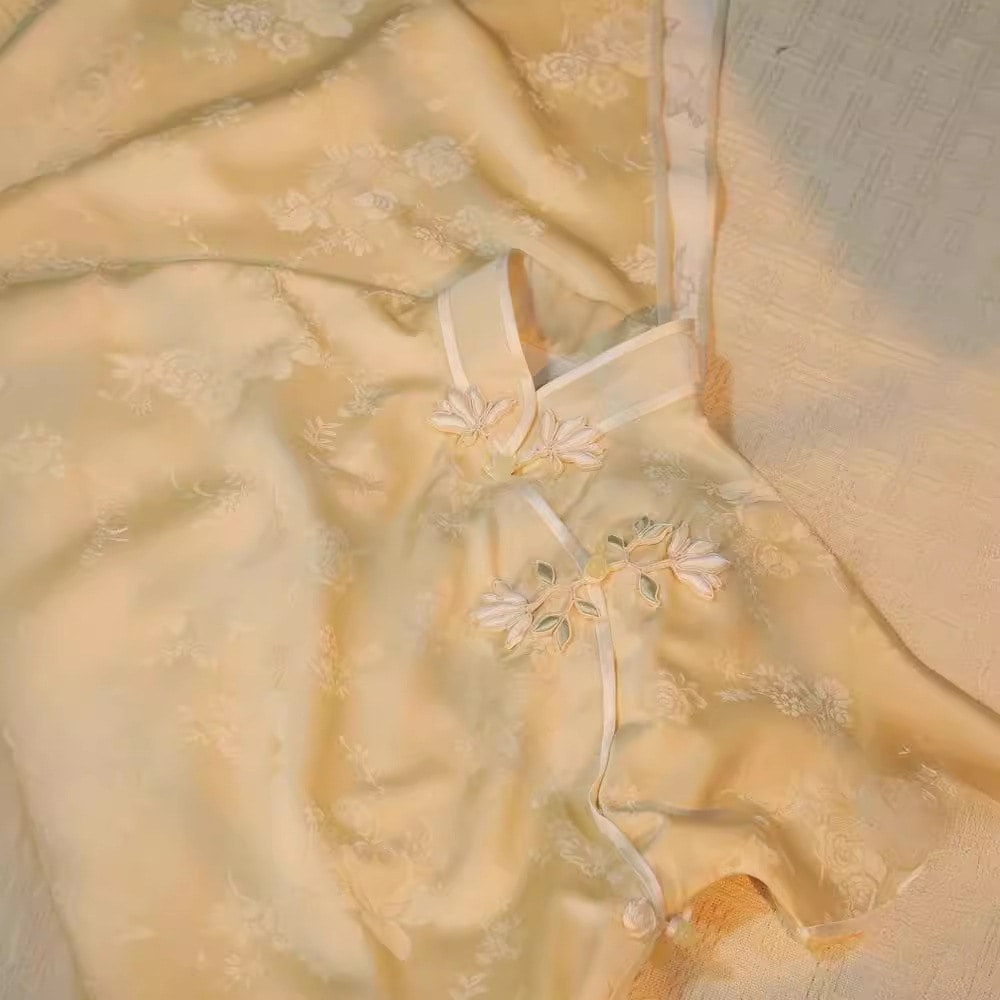 11 ヨーロッパの新しい中国の女性グースグースイエロージャックドの改善チョンサム春と夏の新しいライトチャイニーズスタイルの絶妙なドレス