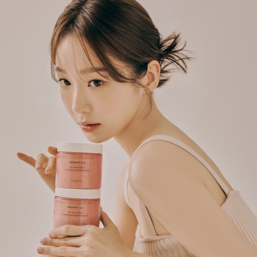 ソルトボディスクラブ マグノリア&サンダルウッド 250G ボディピーリング 角質除去 肘 かかと