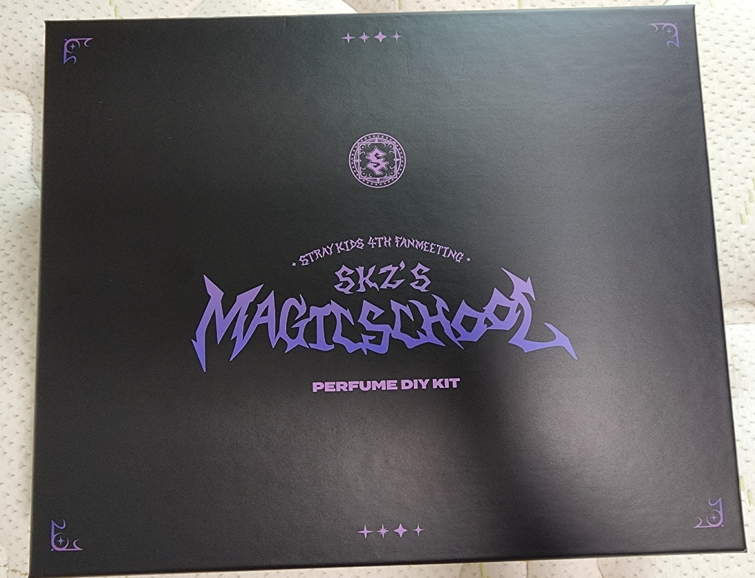 Stray Kids x SKZOO POP-UP & CAFE MAGIC SCHOOL PERFUME DIY KIT