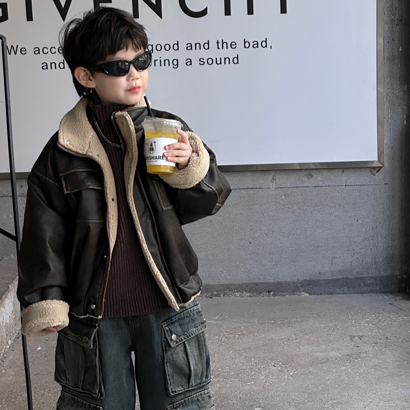 Tairu 2024 新しい冬スタイル韓国スタイルボーイズファッション多用途デザインレトロレザージャケット子供トップストレンディ