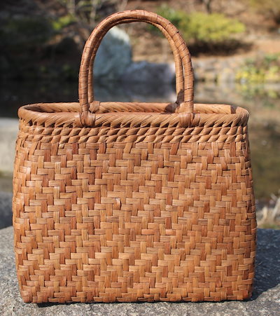 A1139-8/有田焼/肥前峯右衛門 作/染付色絵牡丹図花瓶/花器/花入/華道具