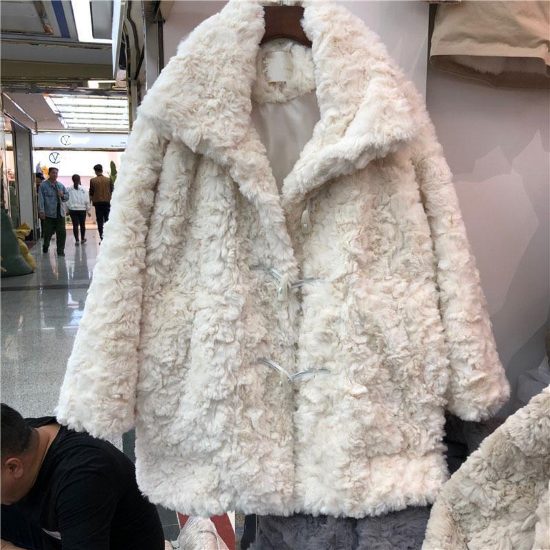 2025秋冬韓国風ルースラムスキンイミテーションレザージャケット女性用ホーンボタンプラッシュミッドレングスジャケット