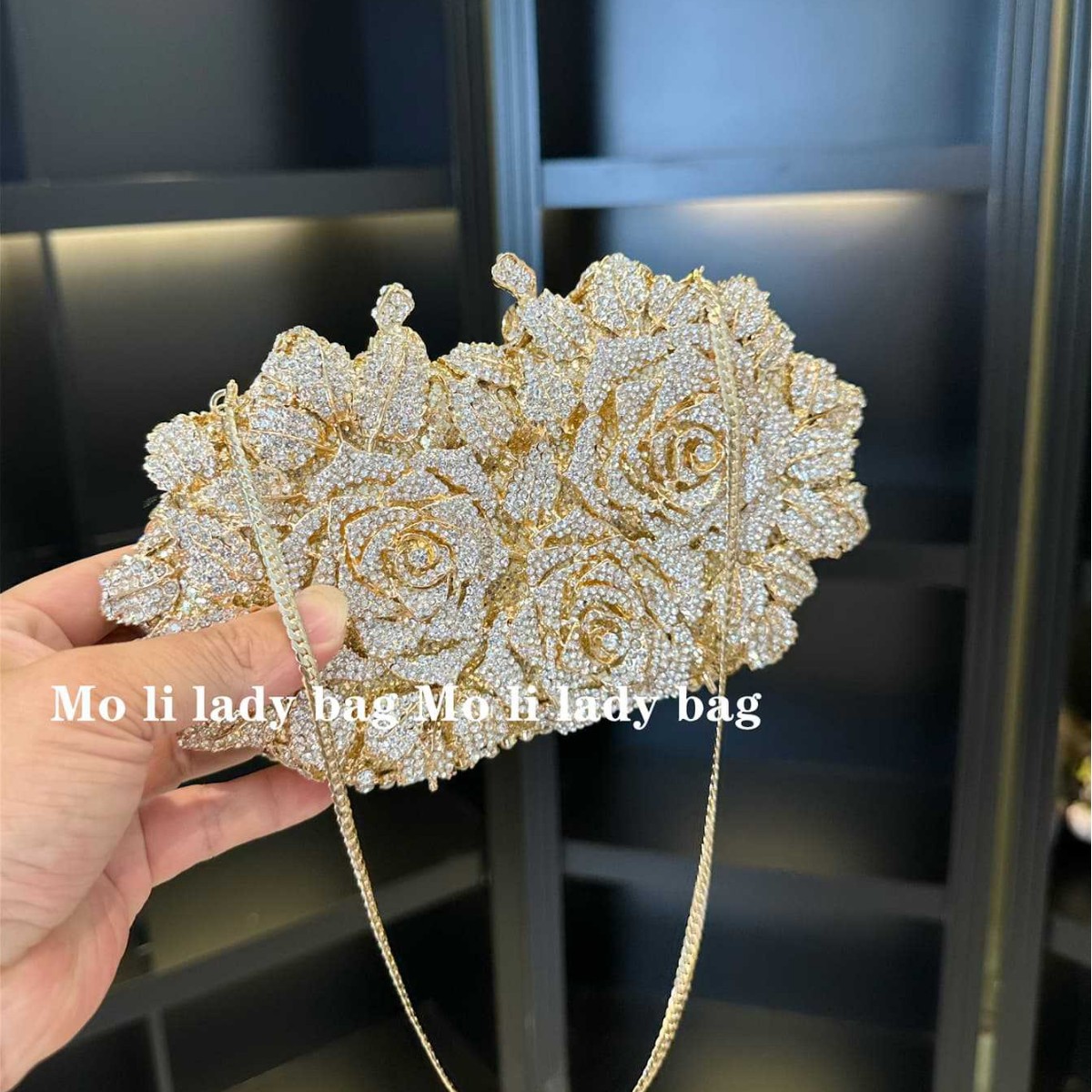 ローズフラワーダイヤモンドディナーバッグ メタルハードケースレディースバッグ 年次会フォーマルウェアバッグ パーティーダイヤモンド込みクラッチ