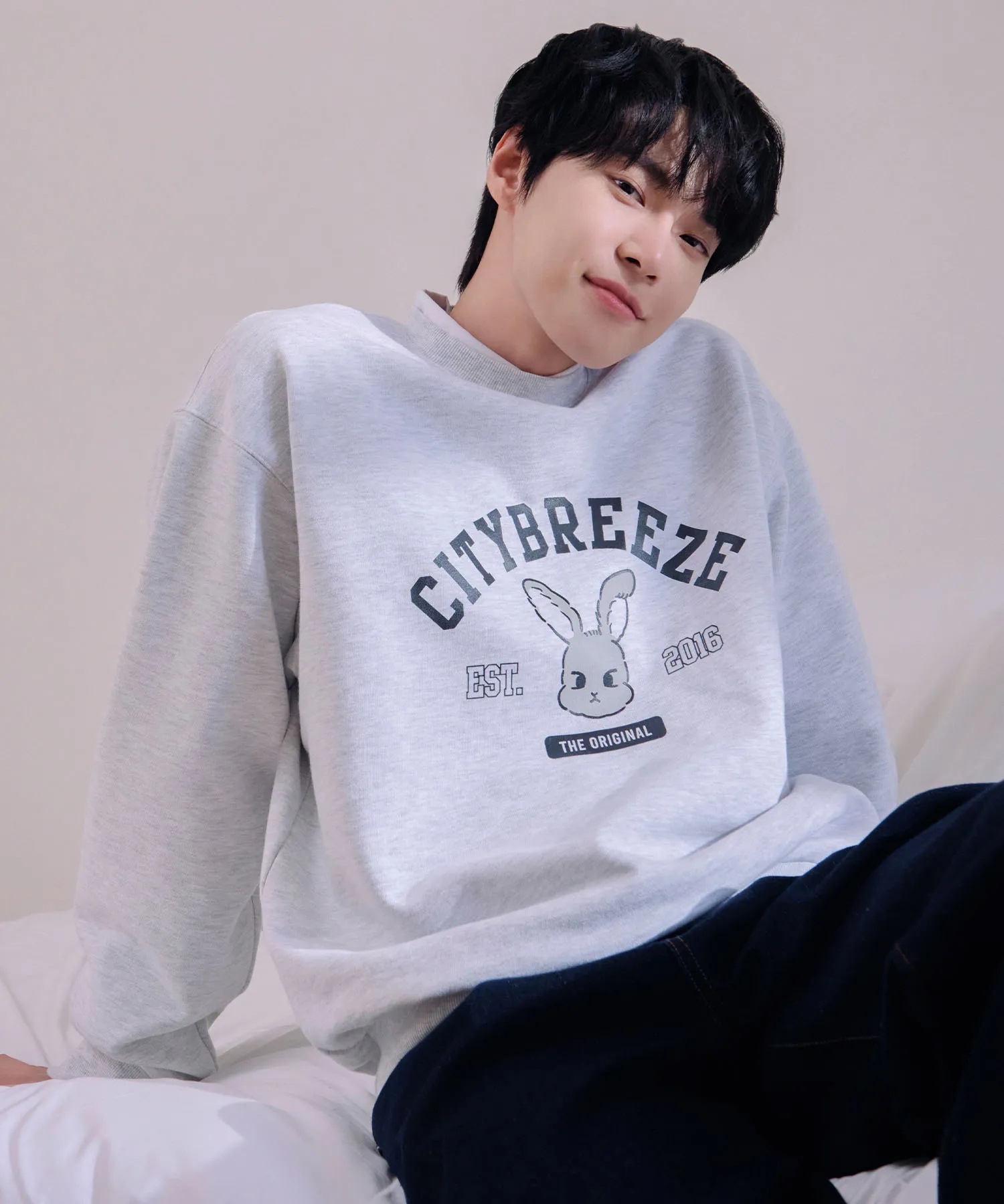 スナッピーグラフィックスウェットシャツ_MELANGE WHITE